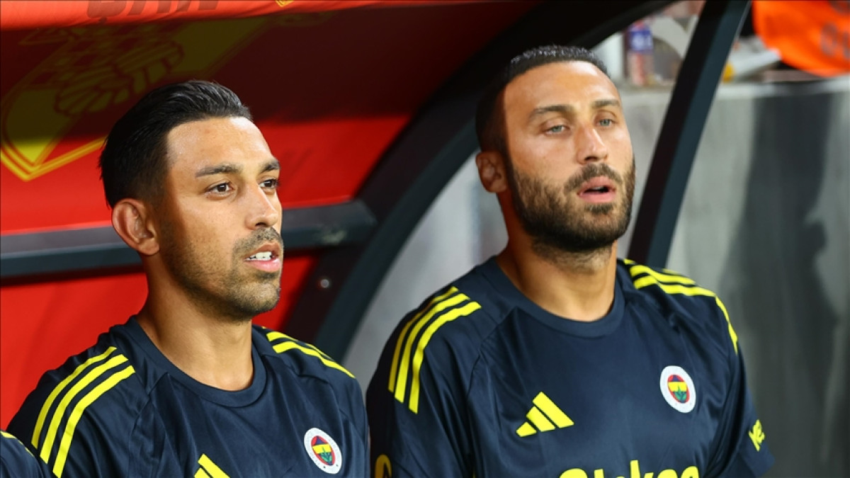 Fenerbahçe'de iki futbolcu kadro dışı bırakıldı