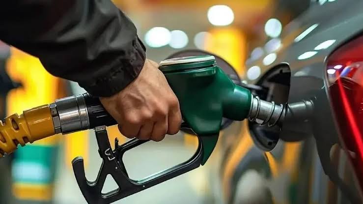 Akaryakıtta Fiyat Artışı: Benzine 1 Lira 30 Kuruş Zam Bekleniyor