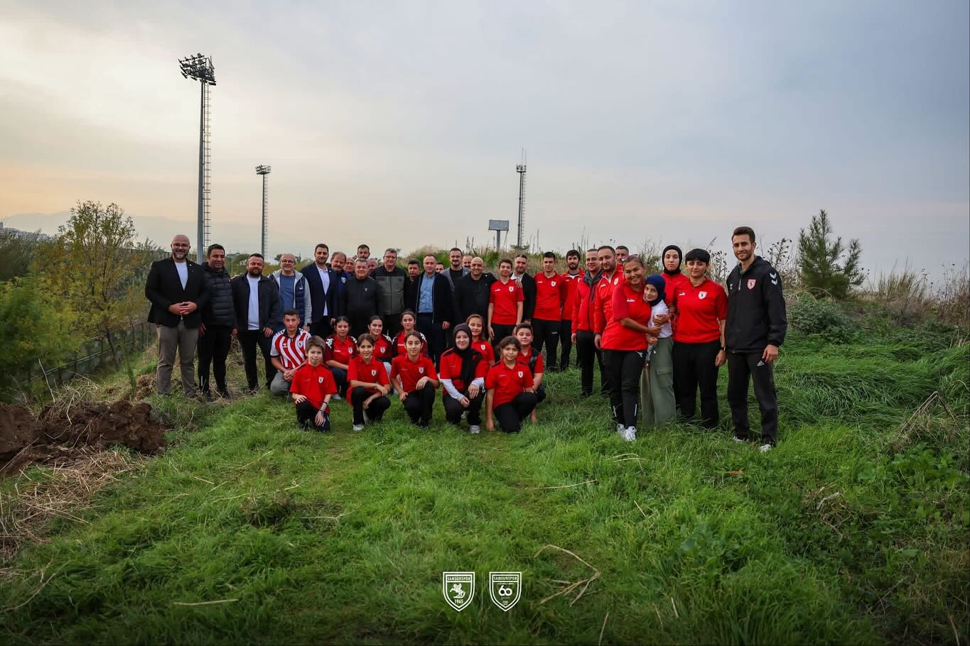 Samsunspor kulubü derneği  fidanları toprakla buluşturdu