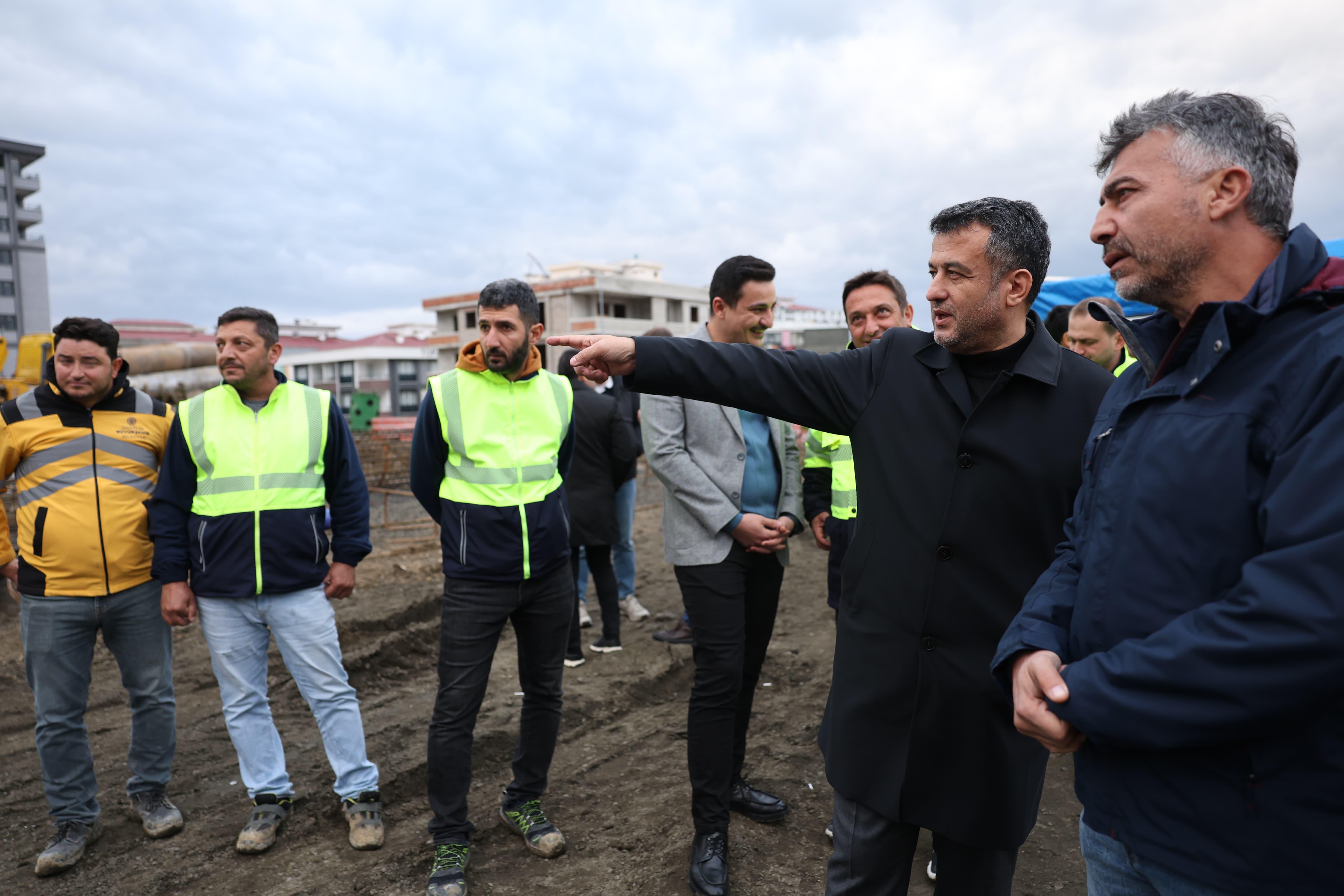 BAŞKAN DOĞAN’DAN YOL ÇALIŞMALARINA YAKIN TAKİP BAŞKAN DOĞAN: “2025 HEDEFİMİZİN YÜZDE 92’SİNİ TAMAMLADIK, 2026 PLANLAMAMIZ HAZIR”