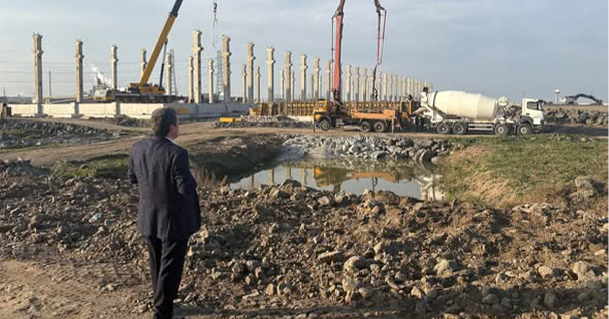 VALİ ORHAN TAVLI’DAN YENİ OSB’DE SAMPA OTOMOTİV FABRİKASINA İNCELEME