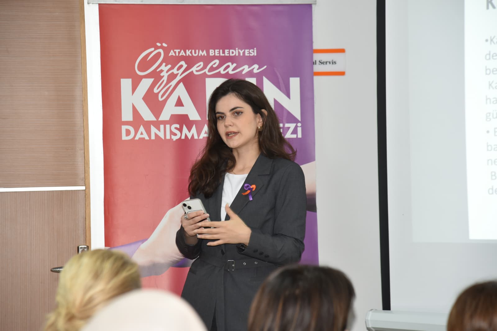 Atakum Belediyesi kadına yönelik şiddetle mücadele etkinliği gerçekleştirdi