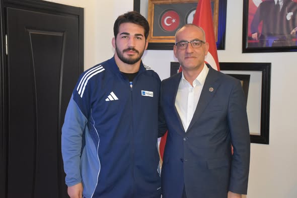 Yakakentli Güreşçi Mustafa Olgun dan sevindiren başarı 