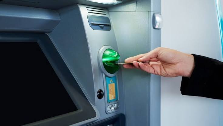 ATM'ler Kapanıyor, Marketler Para Çekme Merkezi Olacak