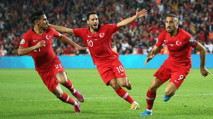 FIFA DUNYA SIRALAMASINI ACIKLADI BAKIN TURKIYE KACINCI SIRADA ?