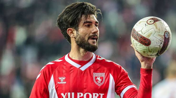 SAMSUNSPORLU TECRUBELI FUTBOLCU BURSASPOR ILE ANLASTI MI ?