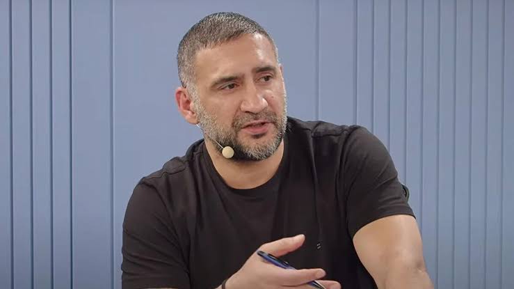 ÜNLÜ ESKİ FUTBOLCU TUTUKLANDI