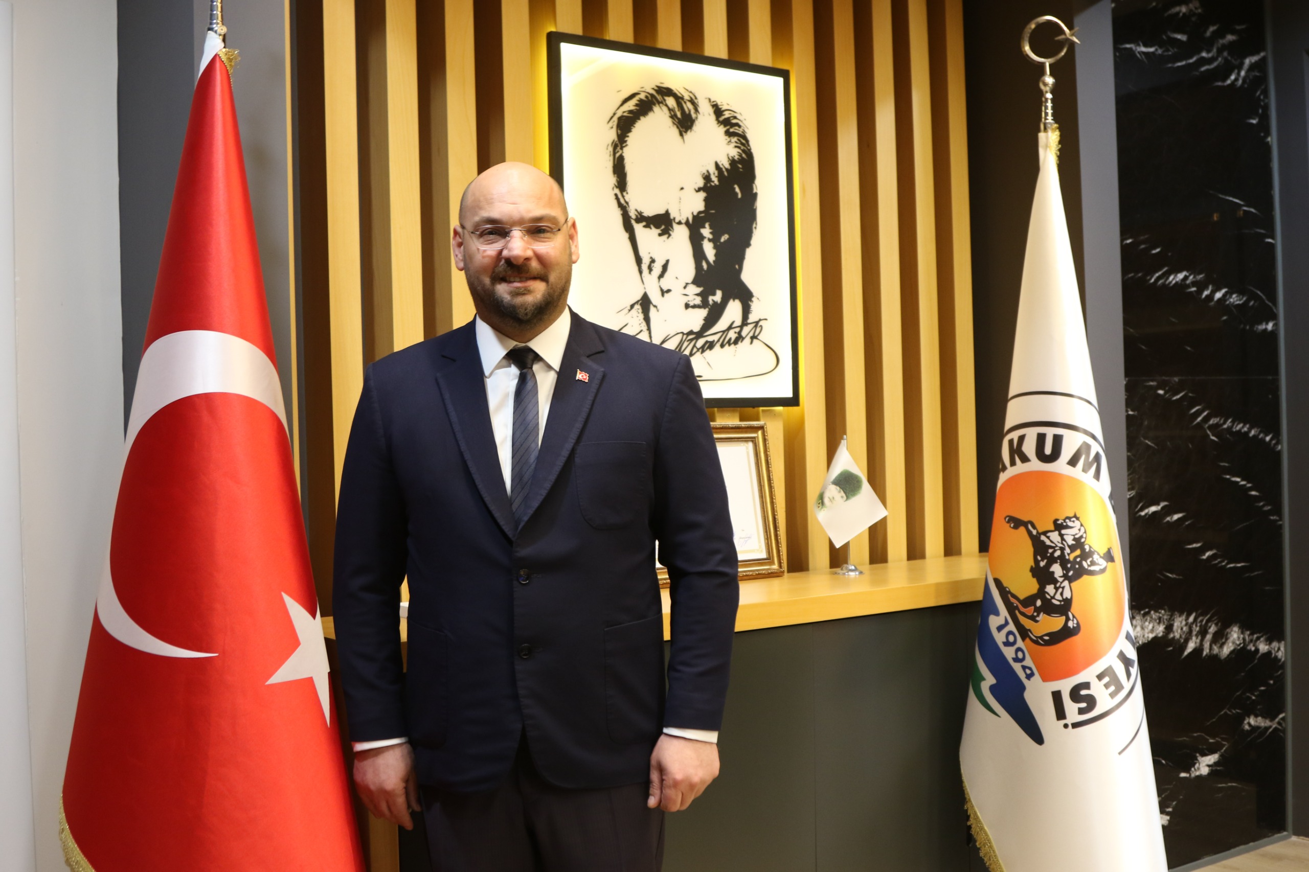 SERHAT TÜRKEL'DEN ŞAMPİYONA TEBRİK PAYLAŞIMI 