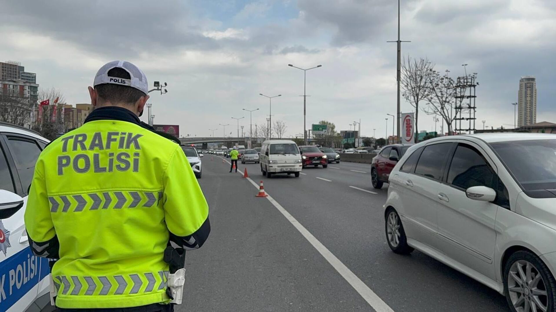 BUNU SAKIN YAPMAYIN KAZA YAPIP OLAY YERİNDEN AYRILANA AĞIR YAPTIRIM !