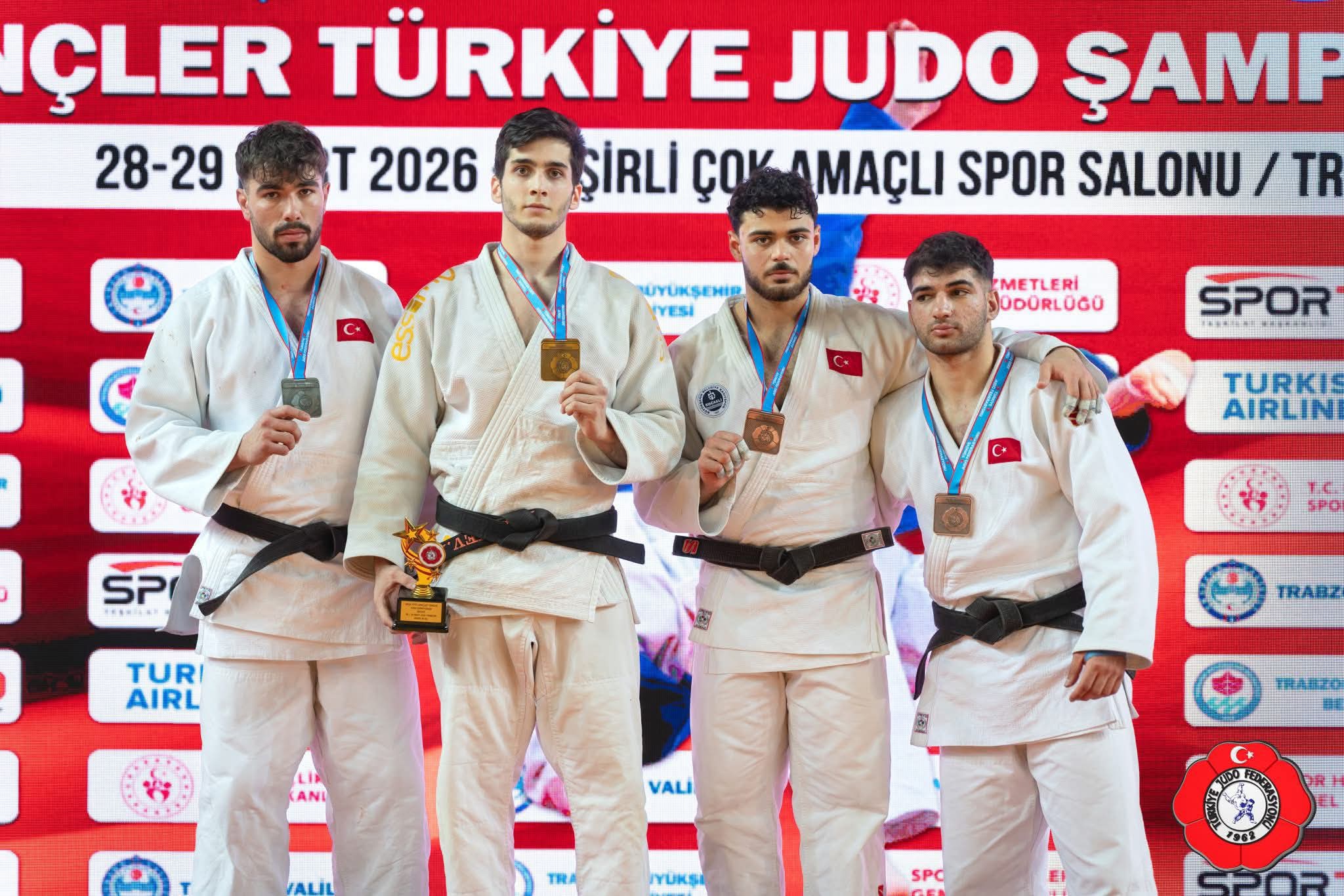 Samsunlu sporculardan madalya sevinci