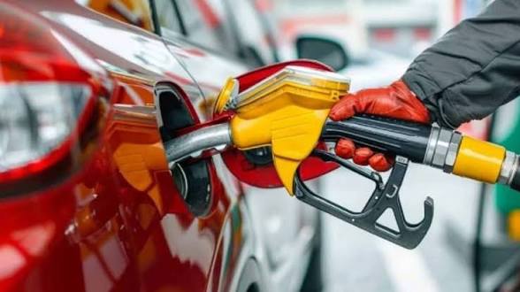 Benzine bir zam daha bekleniyor