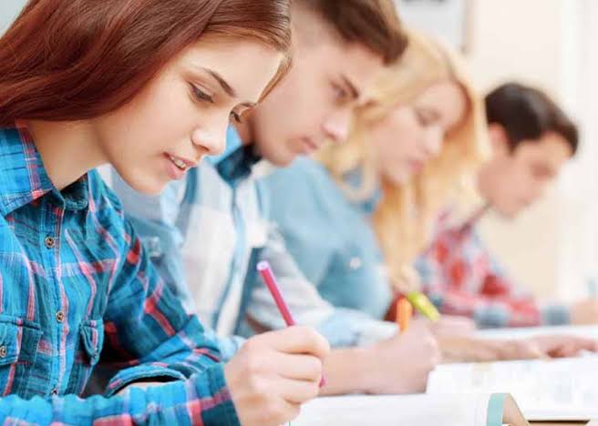 Canik Belediyesi’nden Üniversiteyi Kazanan Öğrencilere Burs Desteği