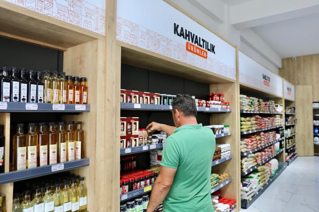 Samsun Market BB, Saathane Meydanı’ndaki yeni yerinde hizmet veriyor