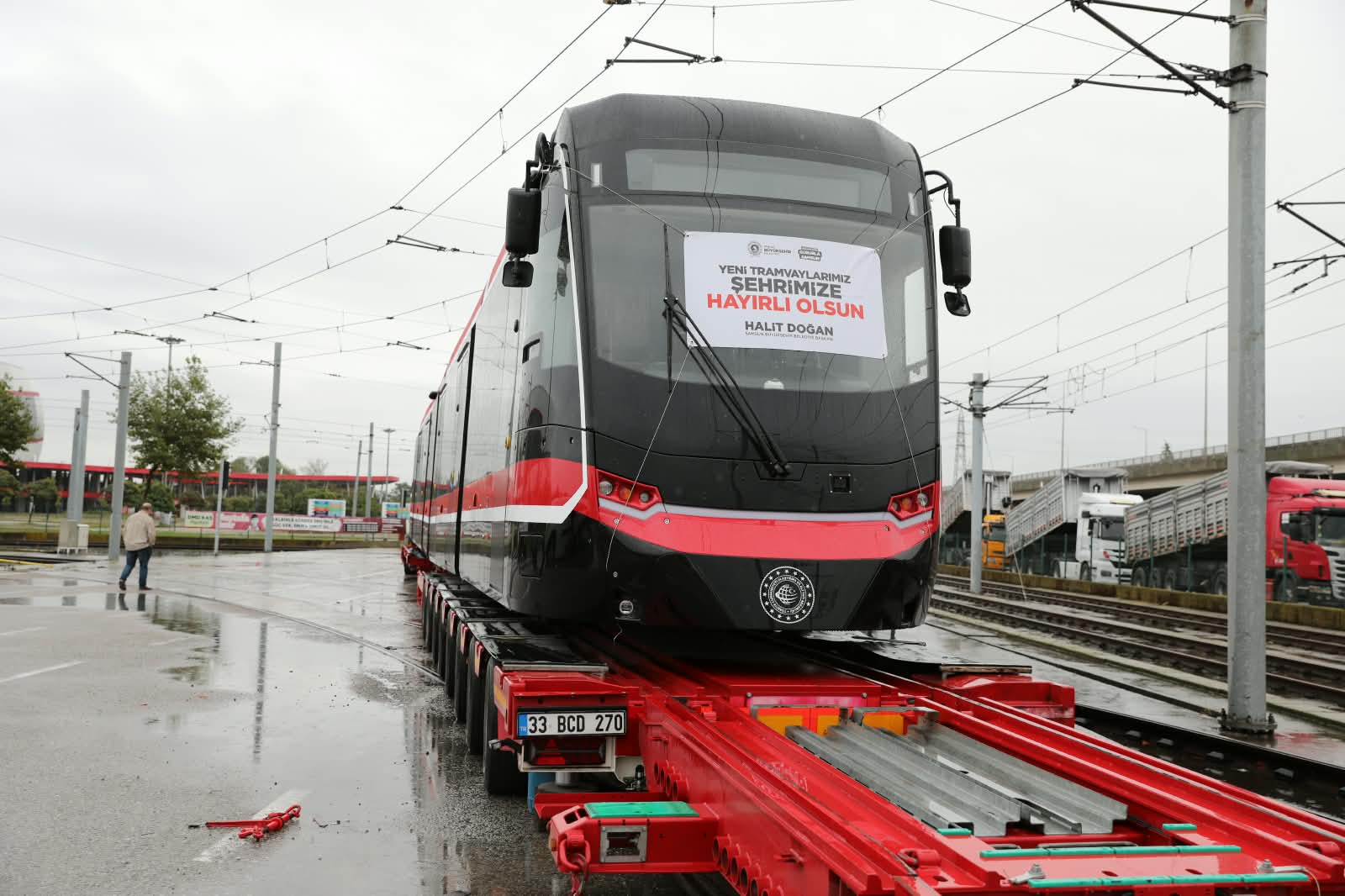 12 YENİ TRAMVAYDAN ÜÇÜNCÜSÜ DE SAMSUN’A GELDİ