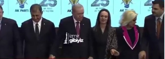 İZMİR SEVGİSİ AGIR  BASTI TUGAY AKP Lİ OLDU