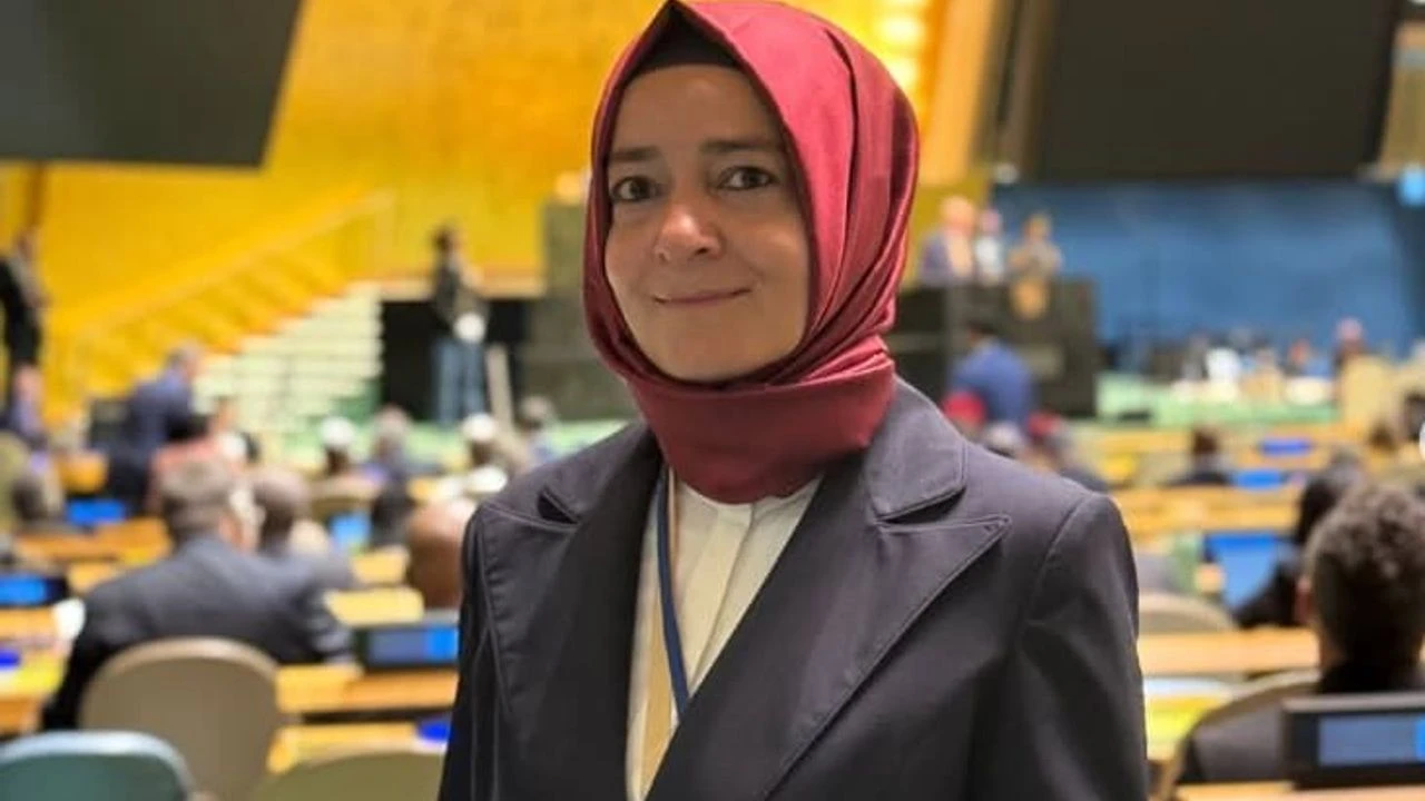 Fatma Betül Sayan Kaya İstifa etti 